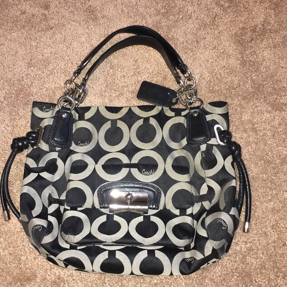 Genuine Coach Purse (use- good condition)